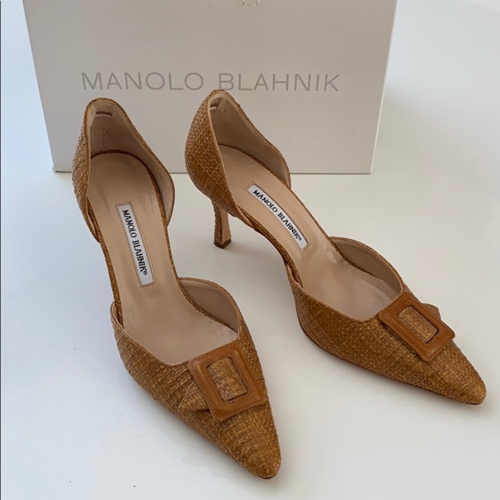 Manolo Blahnik D’Orsay pumps